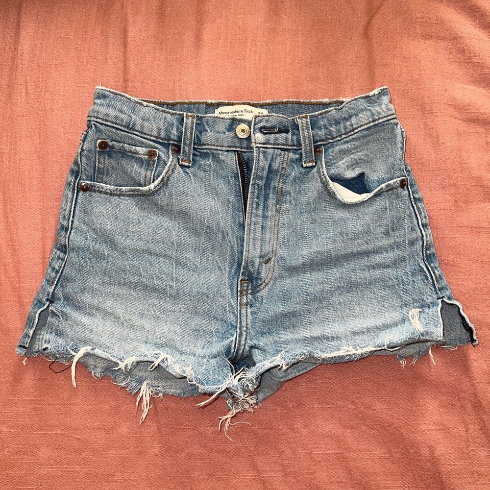 Abercrombie & Fitch High Rise The Mom Jean Shorts
